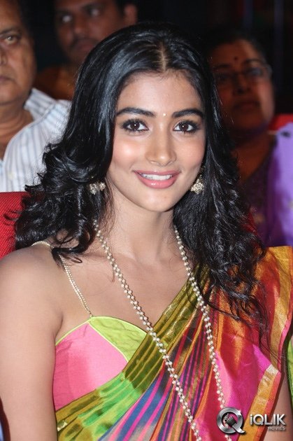 Pooja-Hegde-at-Oka-Laila-Kosam-Audio-Launch